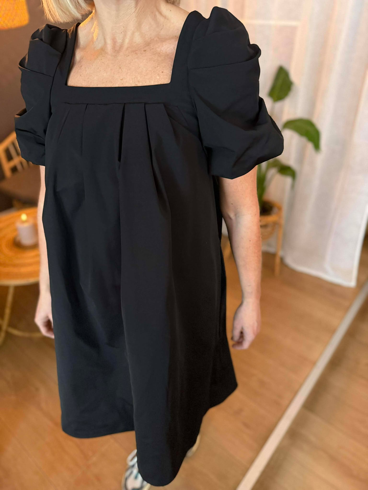 AWANN Short Dress - Black